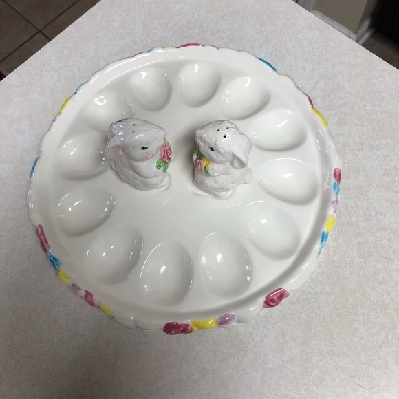 NWOB Ceramic egg plate with bunny S&Ps - Picture 3 of 5